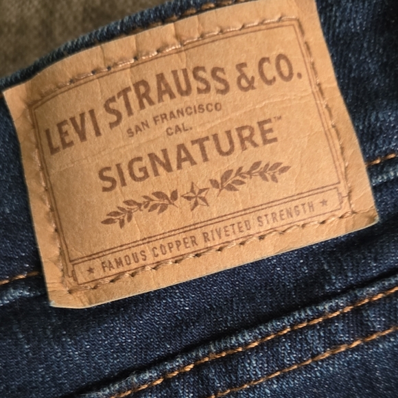 Signature by Levi Strauss Dark Blue Flare Jeans - Picture 3 of 5